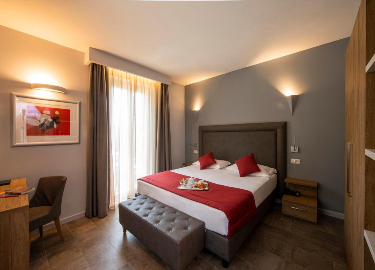 Hotel Ristorante La Quartina Mergozzo Exteriör bild